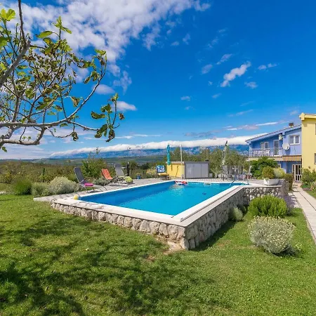 Spacious In Podgradina With Pool