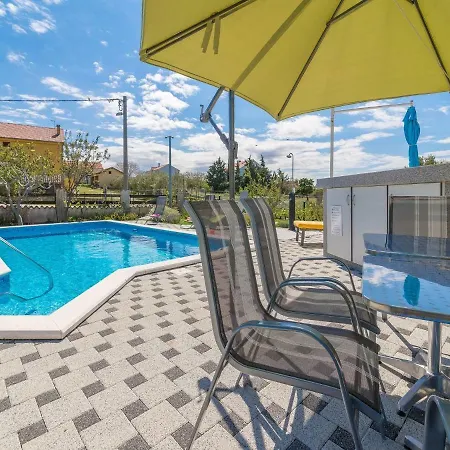 Spacious In Podgradina With Pool Posedarje