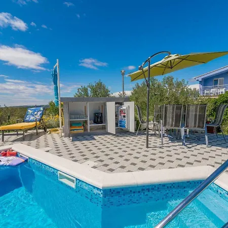 Spacious In Podgradina With Pool