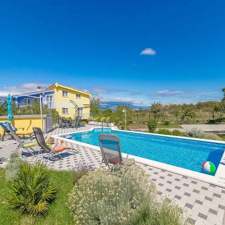 Apartman Spacious In Podgradina With Pool *