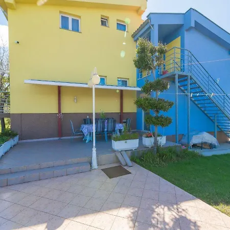 Spacious In Podgradina With Pool