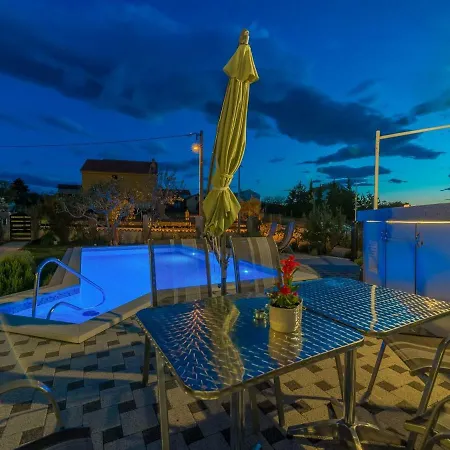 Apartman Spacious In Podgradina With Pool *