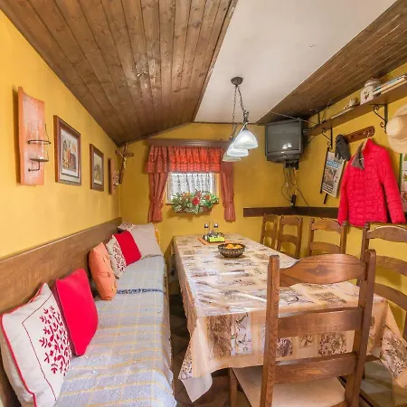 Spacious In Podgradina With Pool Posedarje